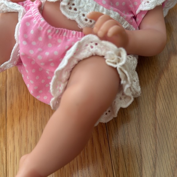 Ashton Drake Collection Doll - Picture 8 of 9